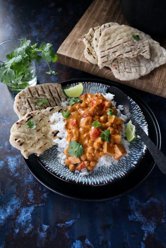 Knallgod tikka masala med tofu og kikerter – tikka masala fra siden